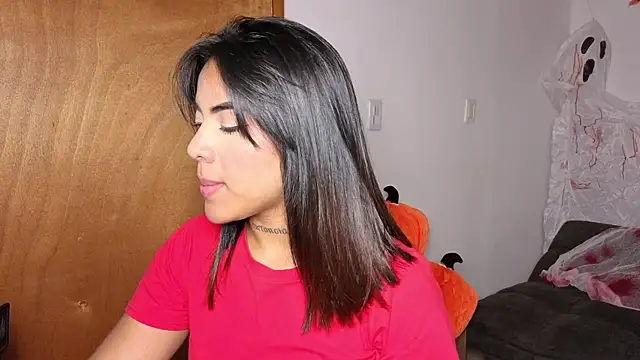 Maryybellax online show from October 23, 2025, 10:41 pm