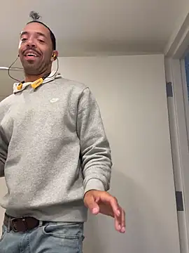 Snapshot of SIXKING7410 chatting on February 28, 2026, 5:03 pm SIXKING7410 online show from February 28, 2026, 5:03 pm