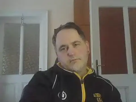 Snapshot of Szolga10 chatting on February 12, 2025, 11:07 am Szolga10 online show from February 12, 2025, 11:07 am