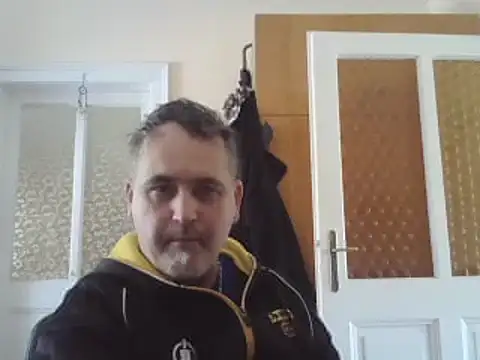 Snapshot of Szolga10 chatting on March 18, 2025, 1:09 pm Szolga10 online show from March 18, 2025, 1:09 pm