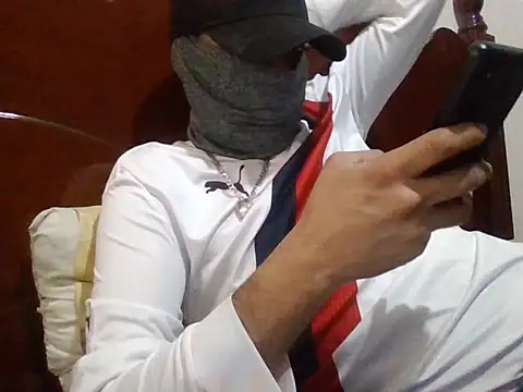 Snapshot of el_muchacho16 chatting on November 5, 2025, 4:40 pm el muchacho16 online show from November 5, 2025, 4:40 pm