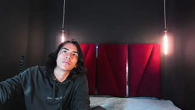 ParanoidTemptaion  online show from February 25, 2025, 12:45 pm