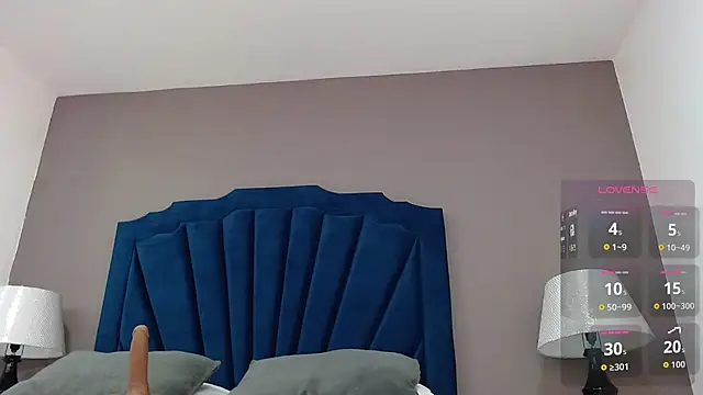 KatiaFosterr online show from November 30, 2025, 12:31 pm