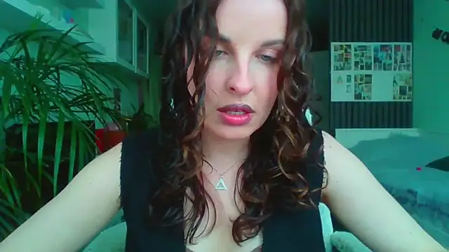 MollyBer online show from April 14, 2026, 12:22 pm