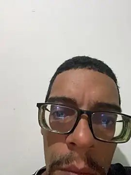 Snapshot of Diegodelicia chatting on May 24, 2026, 4:50 am Diegodelicia online show from May 24, 2026, 4:50 am