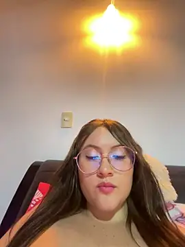 ValentinaOrtiz3 online show from February 24, 2025, 4:05 am