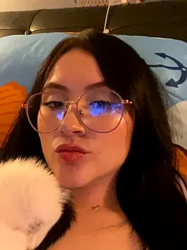 ValentinaOrtiz3 online show from September 28, 2025, 4:18 am