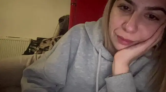 sarrah rossy online show from February 11, 2025, 1:10 am