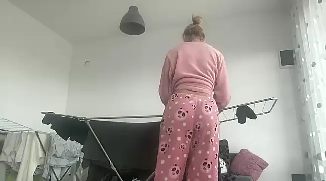 sarrah rossy online show from February 12, 2025, 1:37 pm