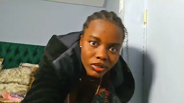 Snapshot of victora3 chatting on March 31, 2026, 5:52 am victora3 online show from March 31, 2026, 5:52 am