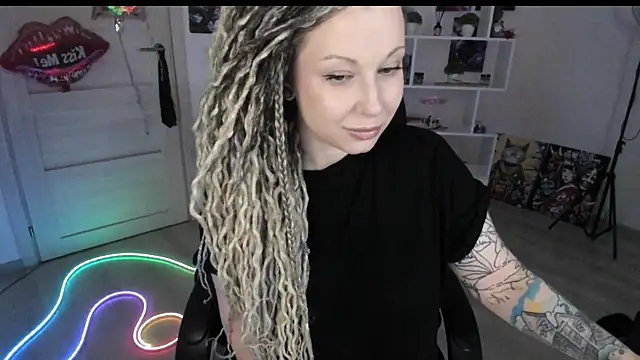 HoneySallyMoore online show from March 27, 2026, 6:18 pm