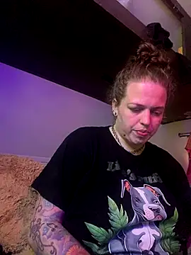 favoritestepsis online show from November 30, 2025, 8:46 pm