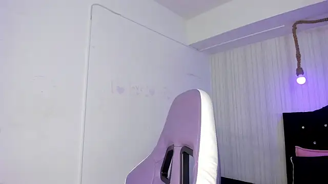 nicky angel1 online show from October 2, 2025, 6:37 pm