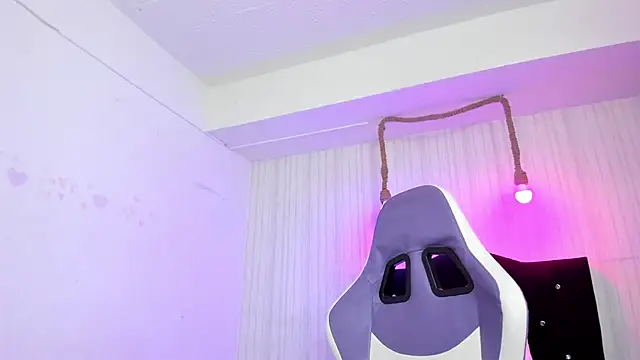 nicky angel1 online show from October 29, 2025, 6:42 pm