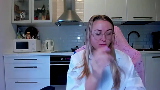 your Goddess Eva online show from October 6, 2025, 8:23 am