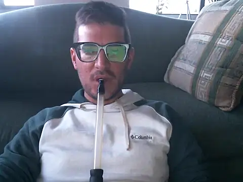 Snapshot of quitomanec chatting on October 29, 2025, 10:55 pm quitomanec online show from October 29, 2025, 10:55 pm