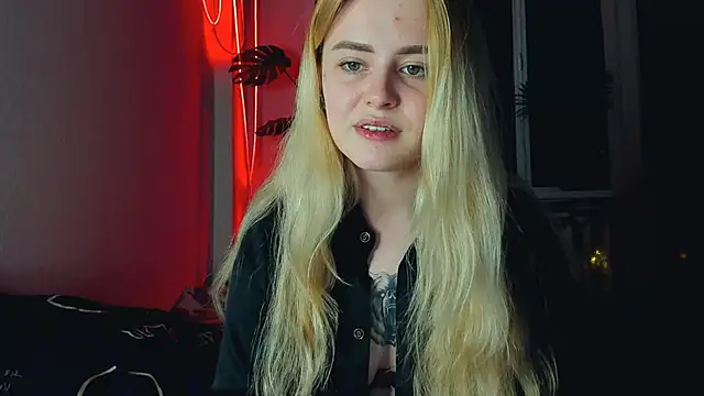 Alexa Pirs online show from March 7, 2025, 8:44 pm