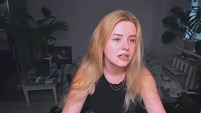 Alexa Pirs online show from September 13, 2025, 3:01 pm