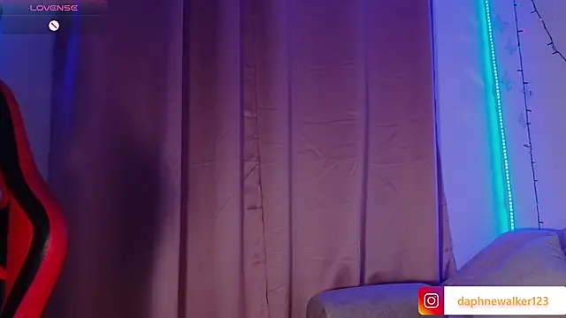 Daphnewalker   online show from January 12, 2026, 11:15 am