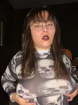 Solo yoss online show from October 31, 2025, 7:09 am