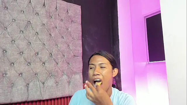 AntoniSantoss online show from February 20, 2026, 8:20 pm