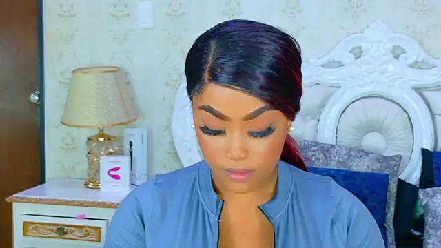 TianahGlow online show from October 31, 2025, 9:05 pm