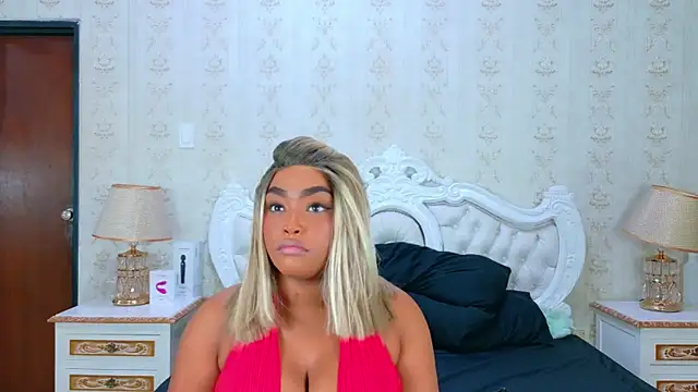 TianahGlow online show from November 21, 2025, 8:40 pm