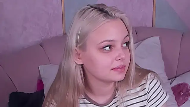 CLAIRE VOGT online show from February 17, 2025, 6:48 pm