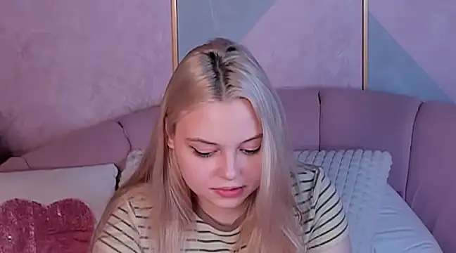 CLAIRE VOGT online show from February 25, 2025, 5:25 pm