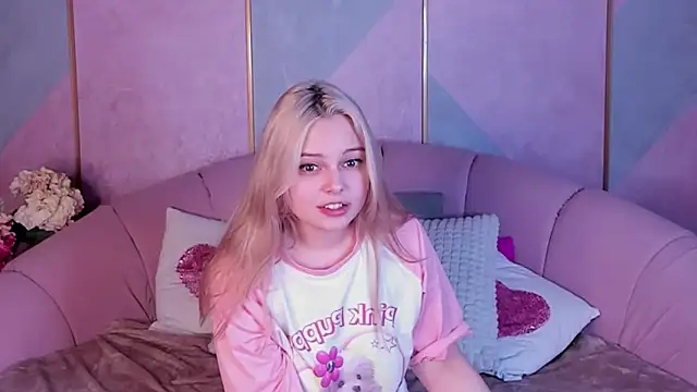 CLAIRE VOGT online show from February 26, 2025, 11:30 am