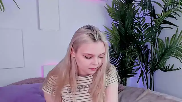 CLAIRE VOGT online show from March 10, 2025, 8:59 am