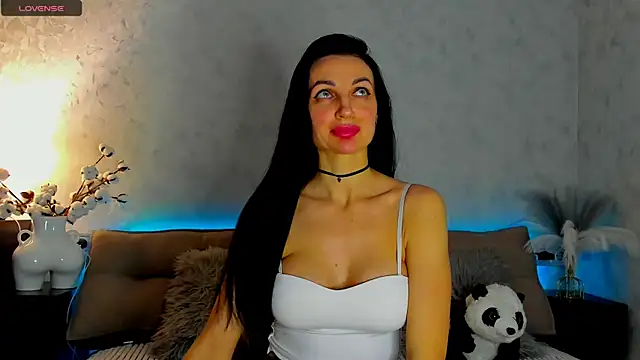 Tina Mart online show from February 17, 2026, 7:42 pm