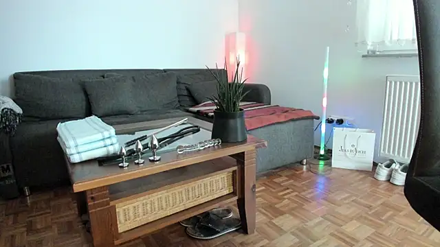 molicaremolicare online show from December 5, 2025, 10:57 am