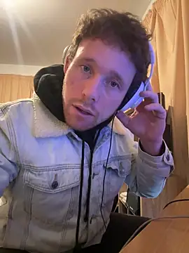 Snapshot of teeballin0001 chatting on September 24, 2025, 10:18 am teeballin0001 online show from September 24, 2025, 10:18 am