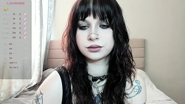 marynixoxo online show from January 7, 2026, 7:11 am