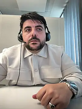 Sex-10-10 online show from December 5, 2025, 10:46 am