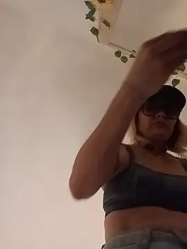 Snapshot of CandieGilson__ chatting on September 27, 2025, 11:15 am CandieGilson   online show from September 27, 2025, 11:15 am