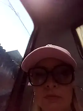 Snapshot of CandieGilson__ chatting on October 4, 2025, 10:46 am CandieGilson   online show from October 4, 2025, 10:46 am