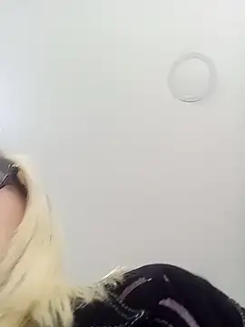 Snapshot of CandieGilson__ chatting on October 10, 2025, 11:53 am CandieGilson   online show from October 10, 2025, 11:53 am