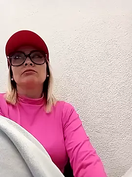 Snapshot of CandieGilson__ chatting on October 12, 2025, 11:42 am CandieGilson   online show from October 12, 2025, 11:42 am