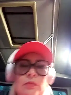 CandieGilson   online show from February 17, 2026, 11:18 am