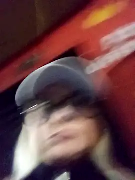 CandieGilson   online show from April 4, 2026, 10:24 am