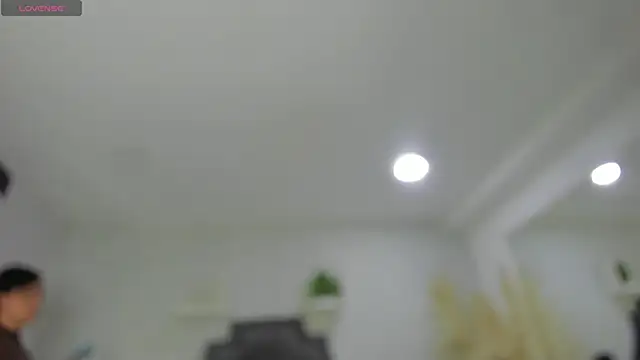 EmiliaRose  online show from April 2, 2026, 9:01 pm