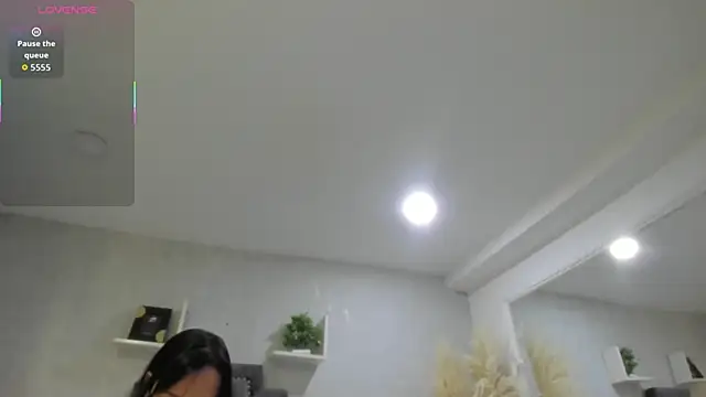 EmiliaRose  online show from April 13, 2026, 8:47 pm