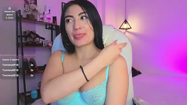 Miller Vanessa  online show from October 6, 2025, 8:50 pm