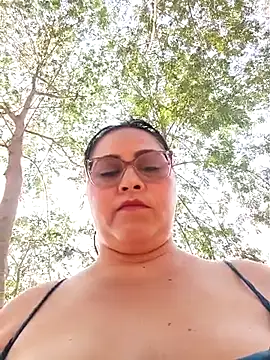 Snapshot of promiscuous-indecent-momm chatting on February 13, 2026, 2:35 pm promiscuous-indecent-momm online show from February 13, 2026, 2:35 pm