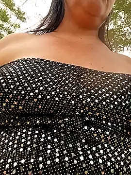 Snapshot of promiscuous-indecent-momm chatting on March 10, 2026, 1:27 pm promiscuous-indecent-momm online show from March 10, 2026, 1:27 pm