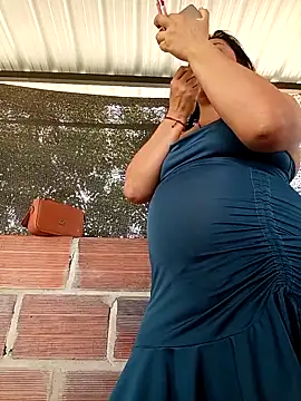 Snapshot of promiscuous-indecent-momm chatting on April 5, 2026, 3:42 pm promiscuous-indecent-momm online show from April 5, 2026, 3:42 pm