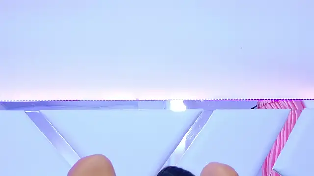 YesyHills online show from March 7, 2025, 2:56 pm