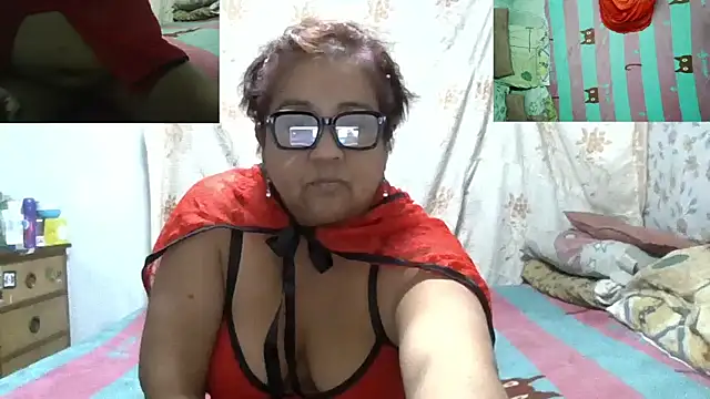 Snapshot of erinadarling79 chatting on May 17, 2026, 3:15 am erinadarling79 online show from May 17, 2026, 3:15 am